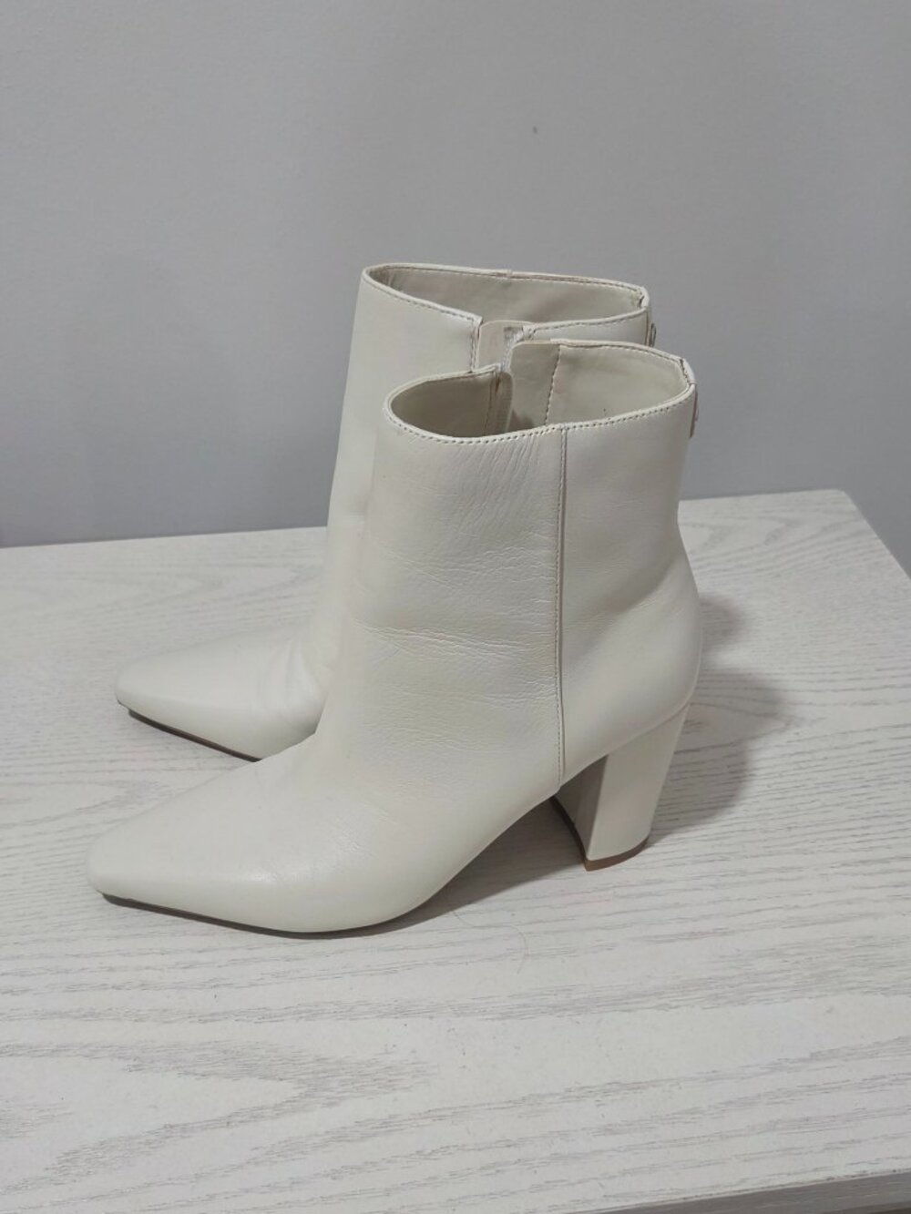 Women's Nine West White/Ivory Ankle Boots Size 7.5